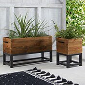 Blumenkübel und Pflanzentöpfe